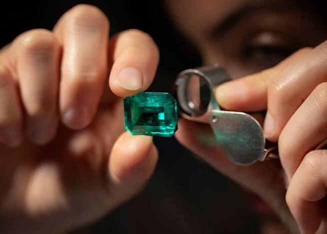 How to Spot a Real Gemstone: A Simple Guide for Beginners